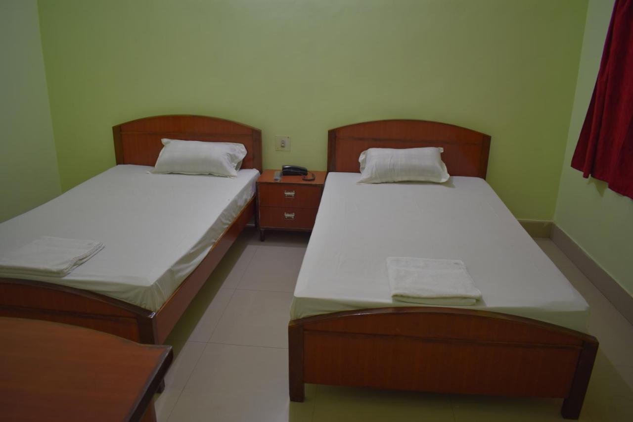 Hotel Diamond Plaza Rajgir Bagian luar foto